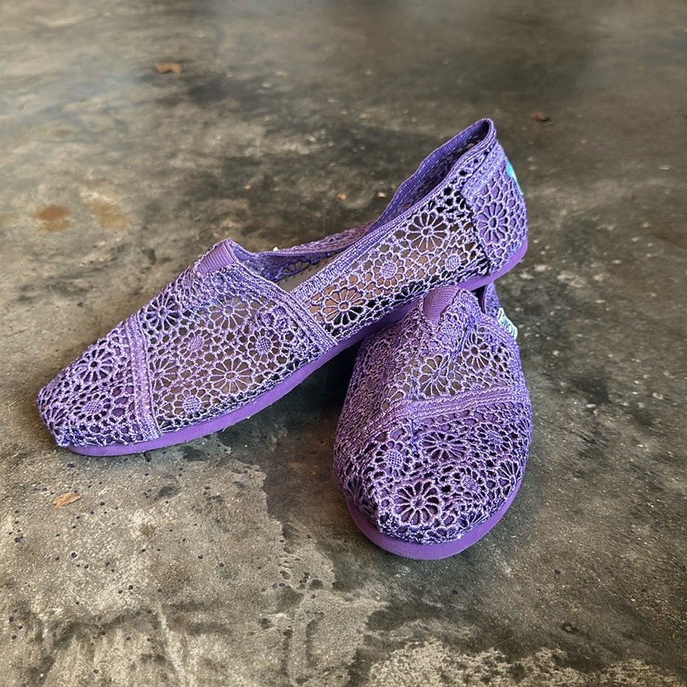 Toms Shoes